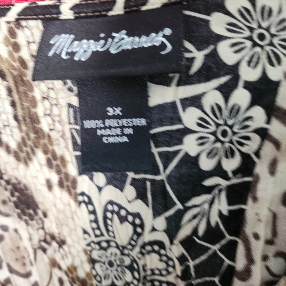 Plus Size Top - Picture 2 of 2